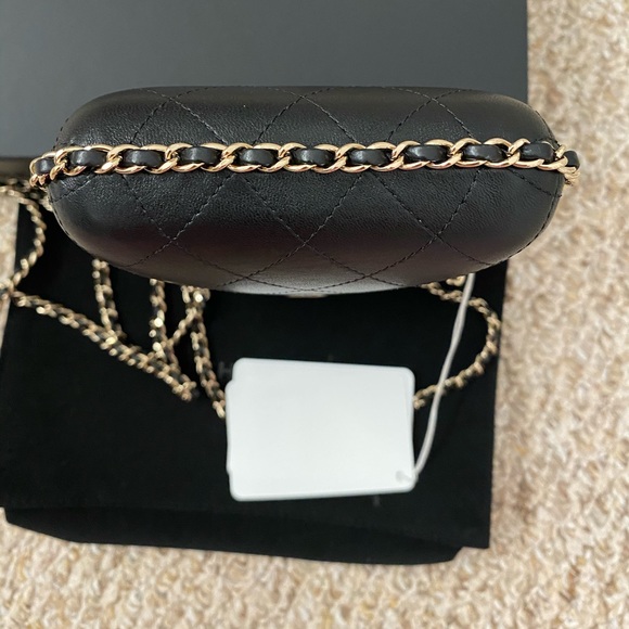 SOLD‼️ Chanel Clutch with Chain/Phone Holder Black - Picture 5 of 7